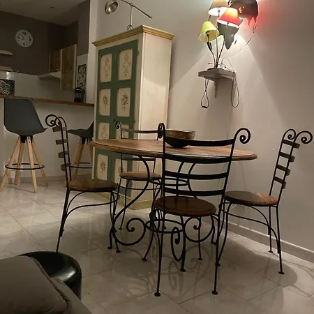 Deloye Fshh Apartment Nice