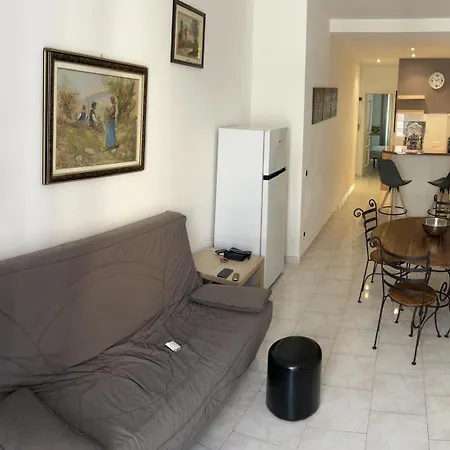 Apartment Deloye Fshh Nice