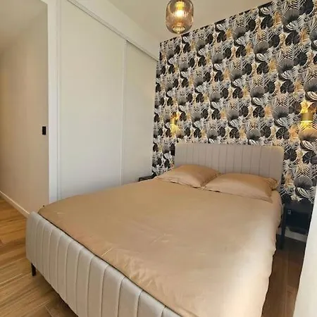 Tres Bel Centre Apartment *