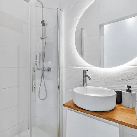 2 - Hyper Centre - Air-conditioned - Terrace - Quiet - Tramway - Equipped Kitchen - Wifi Apartment Nice