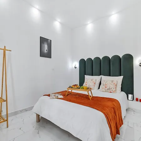 Apartment 2 - Hyper Centre - Air-conditioned - Terrace - Quiet - Tramway - Equipped Kitchen - Wifi Nice