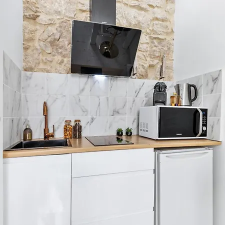Apartment 2 - Hyper Centre - Air-conditioned - Terrace - Quiet - Tramway - Equipped Kitchen - Wifi Nice