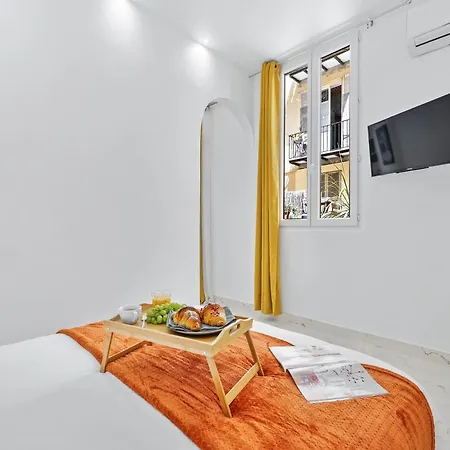2 - Hyper Centre - Air-conditioned - Terrace - Quiet - Tramway - Equipped Kitchen - Wifi Nice