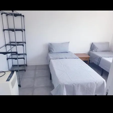Grand Appartement, 2 Ou 3 Ou 4 Pieces, Tramway Sur Place, Proche Gare Sncf St Augustin 5 Min, Aeroport A 7 Min, Ou Allianz Riviera 10 Min, Palais Nikaia 2 Min , Supermarche Sur Place, Parking Possible Si Disponible Ou Payant A 1000 Metre Nice