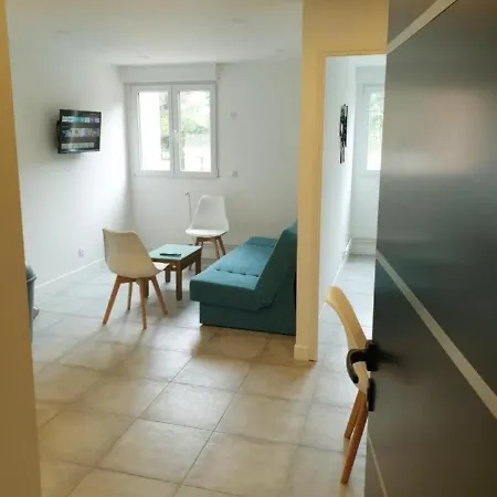 Daire Grand Appartement, 2 Ou 3 Ou 4 Pieces, Tramway Sur Place, Proche Gare Sncf St Augustin 5 Min, Aeroport A 7 Min, Ou Allianz Riviera 10 Min, Palais Nikaia 2 Min , Supermarche Sur Place, Parking Possible Si Disponible Ou Payant A 1000 Metre