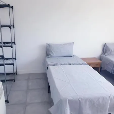 Grand Appartement, 2 Ou 3 Ou 4 Pieces, Tramway Sur Place, Proche Gare Sncf St Augustin 5 Min, Aeroport A 7 Min, Ou Allianz Riviera 10 Min, Palais Nikaia 2 Min , Supermarche Sur Place, Parking Possible Si Disponible Ou Payant A 1000 Metre