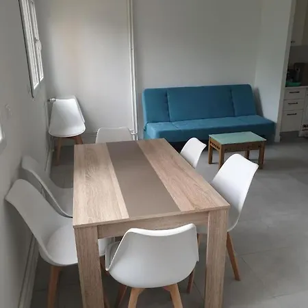 Grand Appartement, 2 Ou 3 Ou 4 Pieces, Tramway Sur Place, Proche Gare Sncf St Augustin 5 Min, Aeroport A 7 Min, Ou Allianz Riviera 10 Min, Palais Nikaia 2 Min , Supermarche Sur Place, Parking Possible Si Disponible Ou Payant A 1000 Metre * Nice
