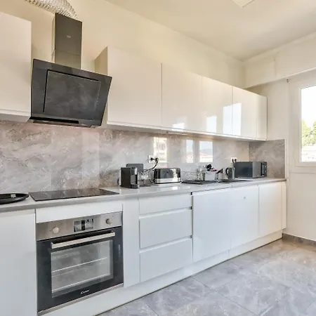 Apartment Superbe T2 Avec Terrasse Et Parking Nice