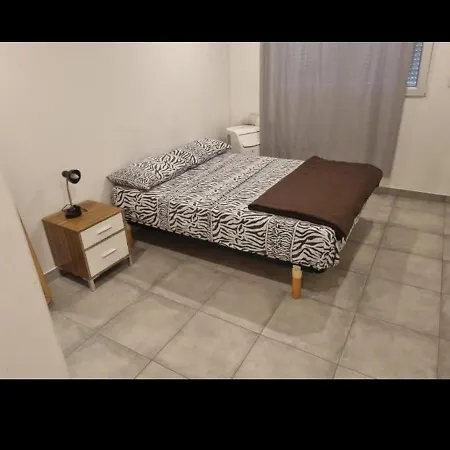 Grand Appartement, 2 Ou 3 Ou 4 Pieces, Tramway Sur Place, Proche Gare Sncf St Augustin 5 Min, Aeroport A 7 Min, Ou Allianz Riviera 10 Min, Palais Nikaia 2 Min , Supermarche Sur Place, Parking Possible Si Disponible Ou Payant A 1000 Metre *