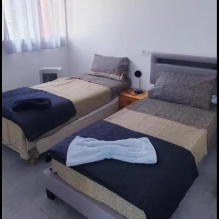 Grand Appartement, 2 Ou 3 Ou 4 Pieces, Tramway Sur Place, Proche Gare Sncf St Augustin 5 Min, Aeroport A 7 Min, Ou Allianz Riviera 10 Min, Palais Nikaia 2 Min , Supermarche Sur Place, Parking Possible Si Disponible Ou Payant A 1000 Metre Nice