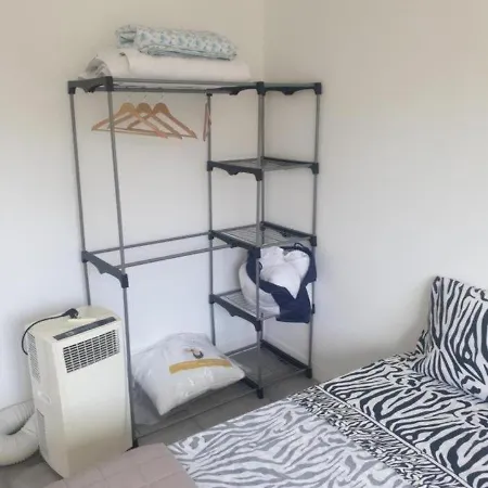 Grand Appartement, 2 Ou 3 Ou 4 Pieces, Tramway Sur Place, Proche Gare Sncf St Augustin 5 Min, Aeroport A 7 Min, Ou Allianz Riviera 10 Min, Palais Nikaia 2 Min , Supermarche Sur Place, Parking Possible Si Disponible Ou Payant A 1000 Metre Nice