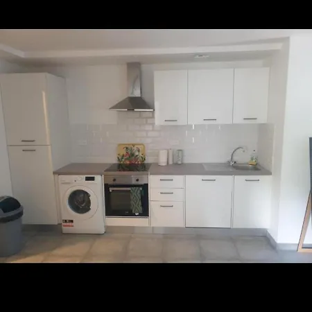 Daire Grand Appartement, 2 Ou 3 Ou 4 Pieces, Tramway Sur Place, Proche Gare Sncf St Augustin 5 Min, Aeroport A 7 Min, Ou Allianz Riviera 10 Min, Palais Nikaia 2 Min , Supermarche Sur Place, Parking Possible Si Disponible Ou Payant A 1000 Metre *
