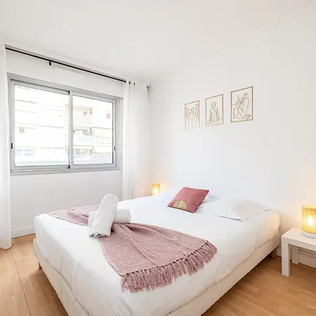 Apartment Large 2 Bdr Close To The Balcony & Garage *