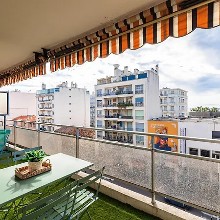 Large 2 Bdr Close To The Balcony & Garage Apartment *