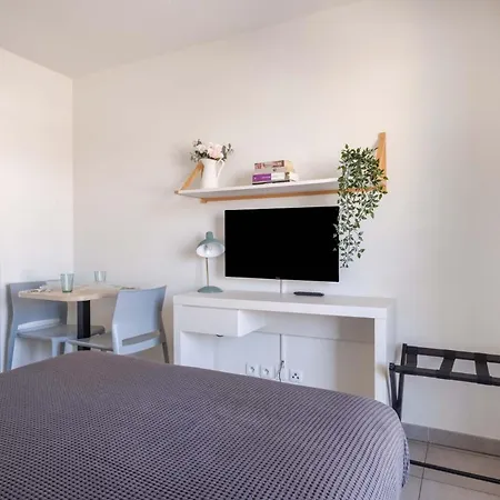 Student Factory Apartment *