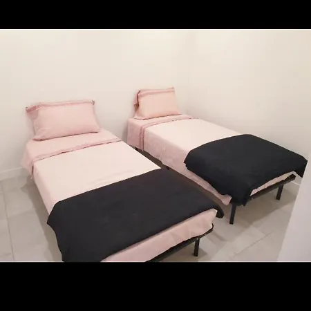 Grand Appartement, 2 Ou 3 Ou 4 Pieces, Tramway Sur Place, Proche Gare Sncf St Augustin 5 Min, Aeroport A 7 Min, Ou Allianz Riviera 10 Min, Palais Nikaia 2 Min , Supermarche Sur Place, Parking Possible Si Disponible Ou Payant A 1000 Metre