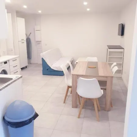 Grand Appartement, 2 Ou 3 Ou 4 Pieces, Tramway Sur Place, Proche Gare Sncf St Augustin 5 Min, Aeroport A 7 Min, Ou Allianz Riviera 10 Min, Palais Nikaia 2 Min , Supermarche Sur Place, Parking Possible Si Disponible Ou Payant A 1000 Metre Daire Nice