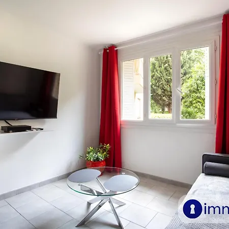 Apartment Pasteur With Parking Space