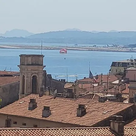 Apartment Free Parking! 3 Pieces Calme Proche Port & Centre