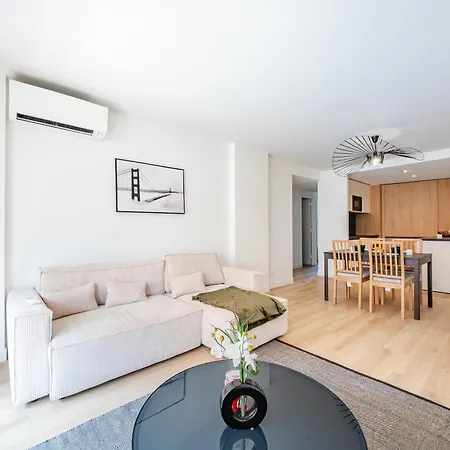 Near Old Town And Fully Renovated