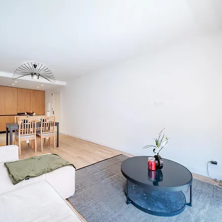 Apartment Near Old Town And Fully Renovated