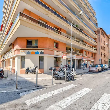 Apartment Near Old Town And Fully Renovated *