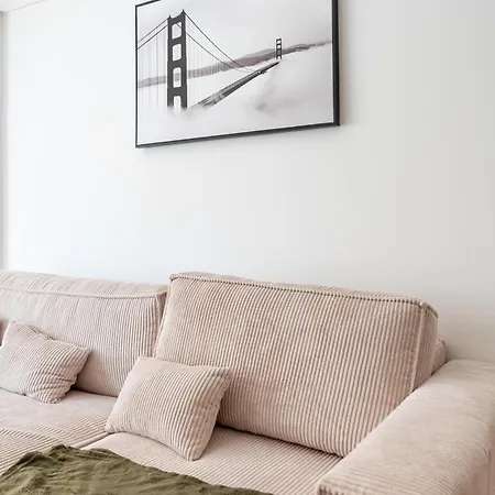 Near Old Town And Fully Renovated Apartment Nice