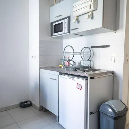 Guestready - Sejour Ideal A Saint-roch Pour 2 Apartment