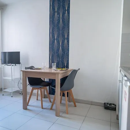 Apartment Guestready - Sejour Ideal A Saint-roch Pour 2 *