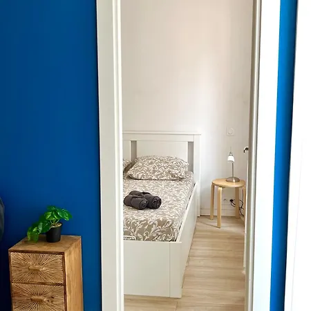 Center 2 Min Walk To Quiet Sunny Balcony Apartment Nice
