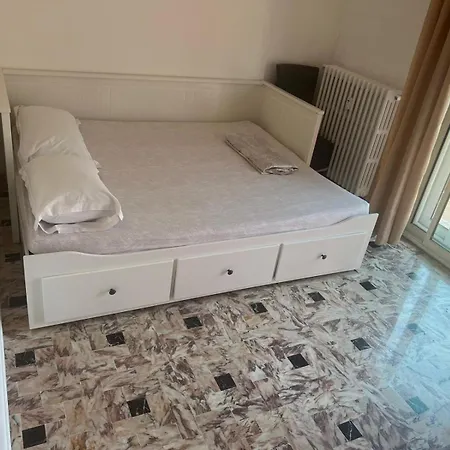 Grand Proche Promenade Apartment *