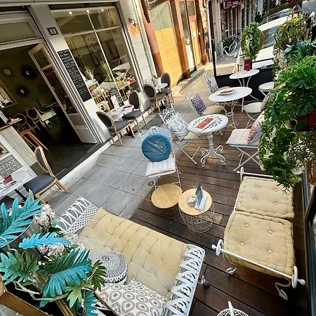 A Louer Au Coeur Du Carre Dor A Nice, Rue Dalpozzo A 150 Metres Des Plages Apartment Nice