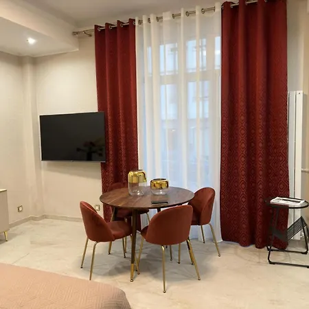 Extraordinaire Grand Au Centre 6 Minutes A Pied De La Et L'hotel Negresco Apartment *
