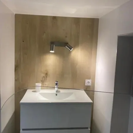 Apartment Centre 42m2 Calme Sur Jardin Nice