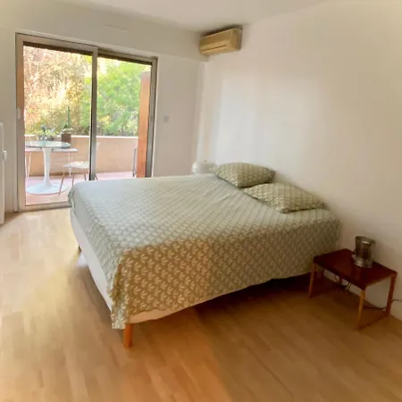 Apartment Superbe De 3p Pieces Dans Avec Piscine Et Climatisation *