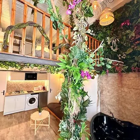 Apartment Jungle Avec Jaccuzi Au Coeur De *