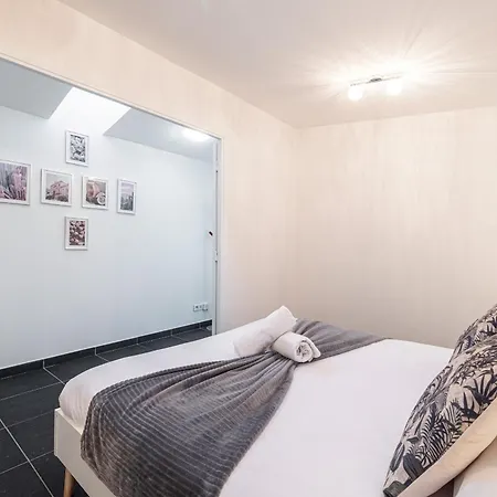 Large & Quiet 1 Bdr At Port * Nice