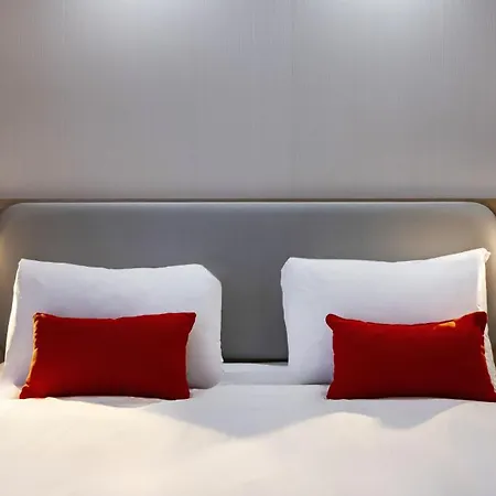 Express - - Grand Arenas By Ihg ניס