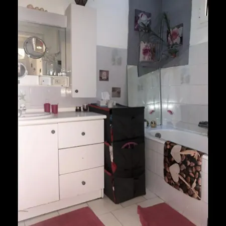 Homestay Private Near The Port Old Town