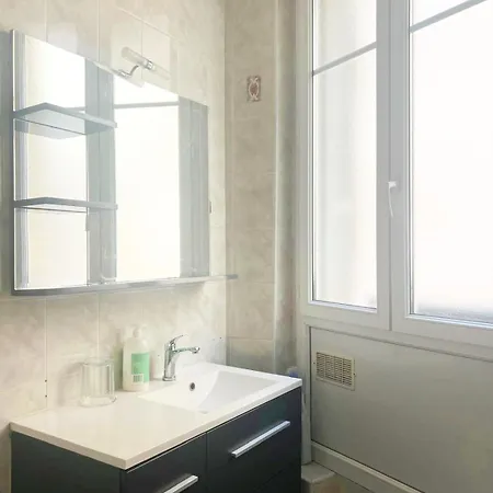 T5 Spacieux Centre Apartment *