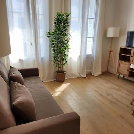 Fac St Jean D'angely Apartment Nice