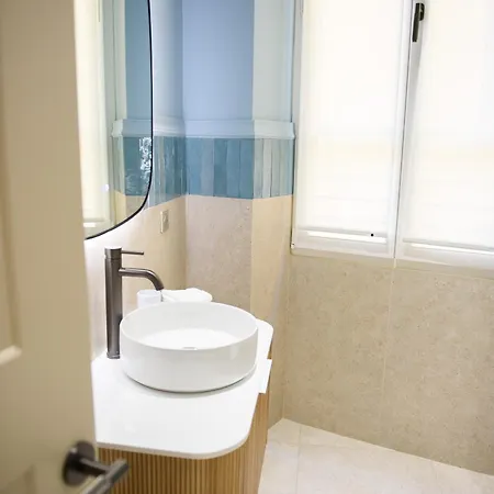 9 Alberti Centre Aparthotel Nizza