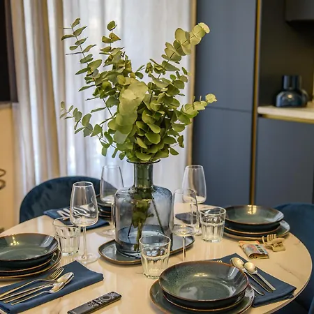 9 Alberti Centre Aparthotel *