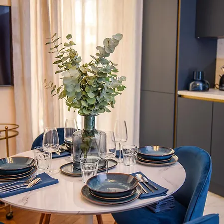 9 Alberti Centre Aparthotel Nizza