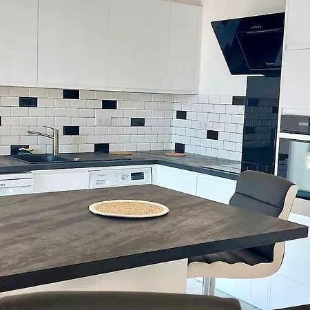 Apartment Grand T2 A 5min De La *