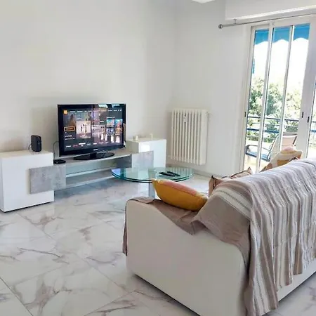 Grand T2 A 5min De La Apartment