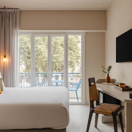 Hotel Yelo Promenade Powered By Sonder Nice