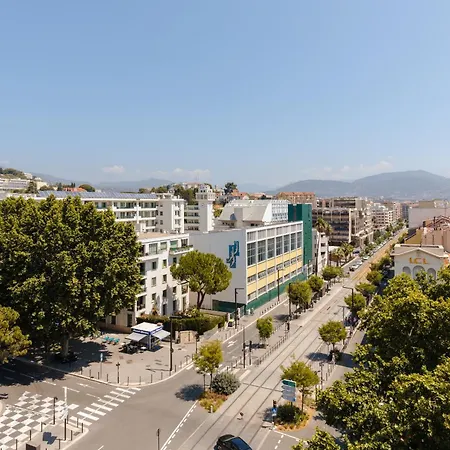 Yelo Promenade Powered By Sonder Nice