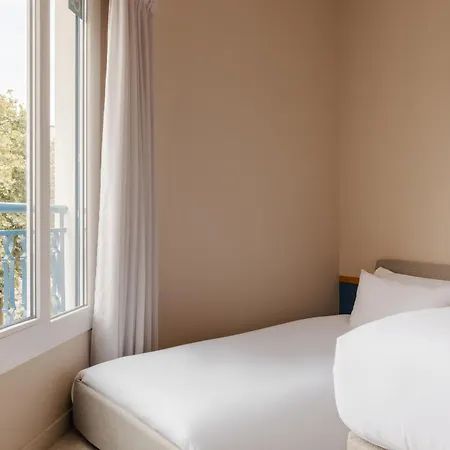 Hotel Yelo Promenade Powered By Sonder