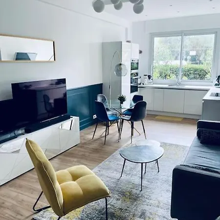 Luxueux Appartement, Carre D'or, Square Mozart Apartment
